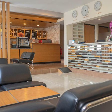D'Primahotel Airport Jakarta Terminal 1A Тангеранг Экстерьер фото