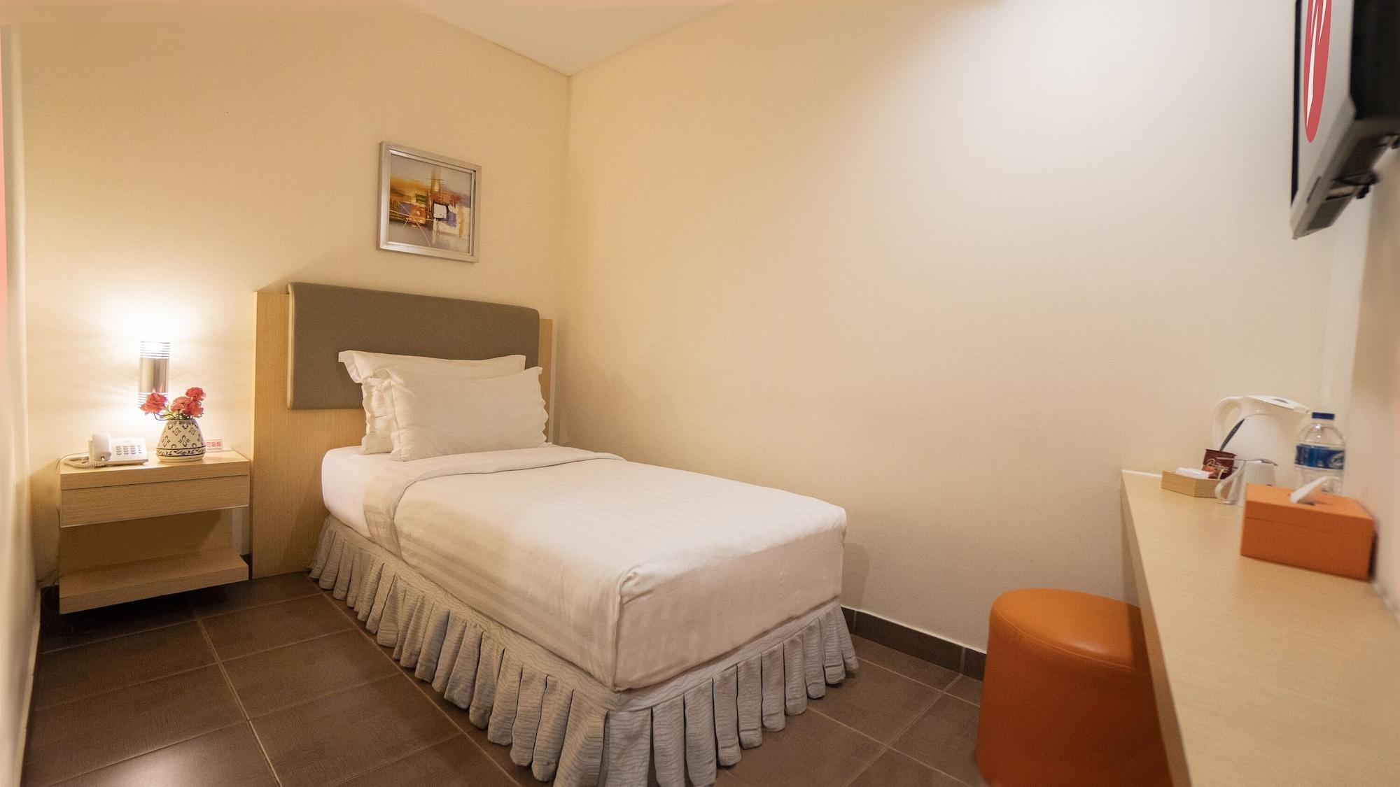 D'Primahotel Airport Jakarta Terminal 1A Тангеранг Экстерьер фото