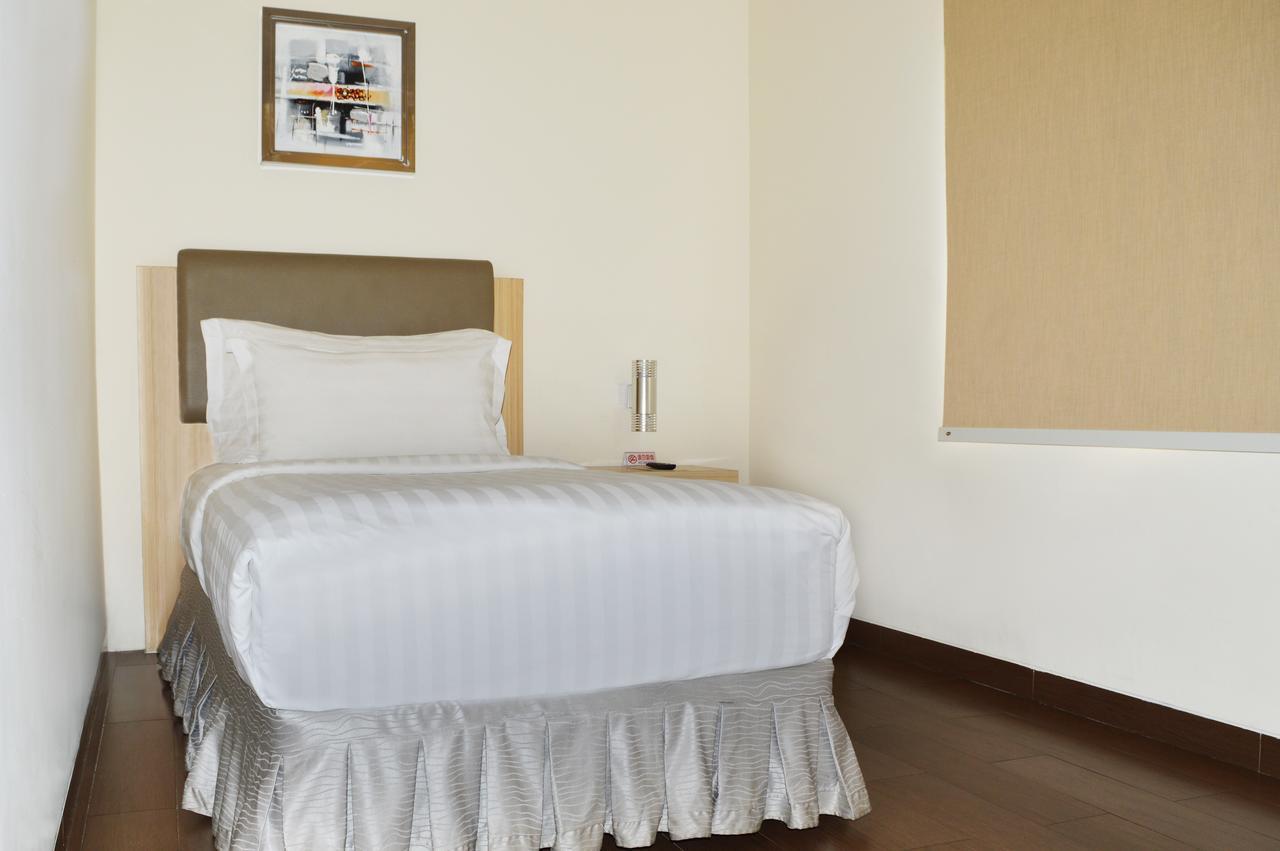 D'Primahotel Airport Jakarta Terminal 1A Тангеранг Экстерьер фото