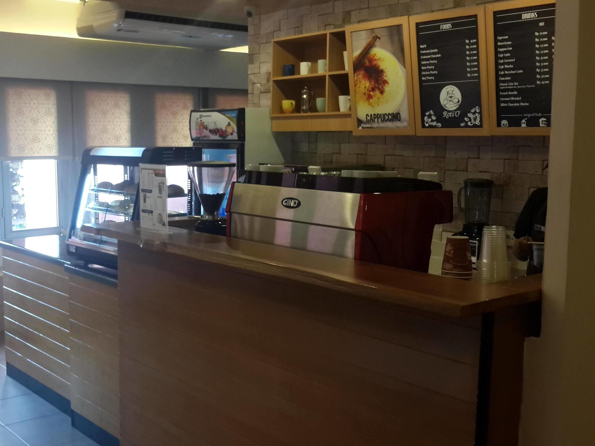 D'Primahotel Airport Jakarta Terminal 1A Тангеранг Экстерьер фото
